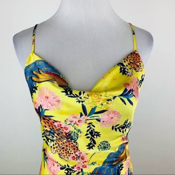 Forever21 Tropical floral print mini dress - Picture 2 of 7